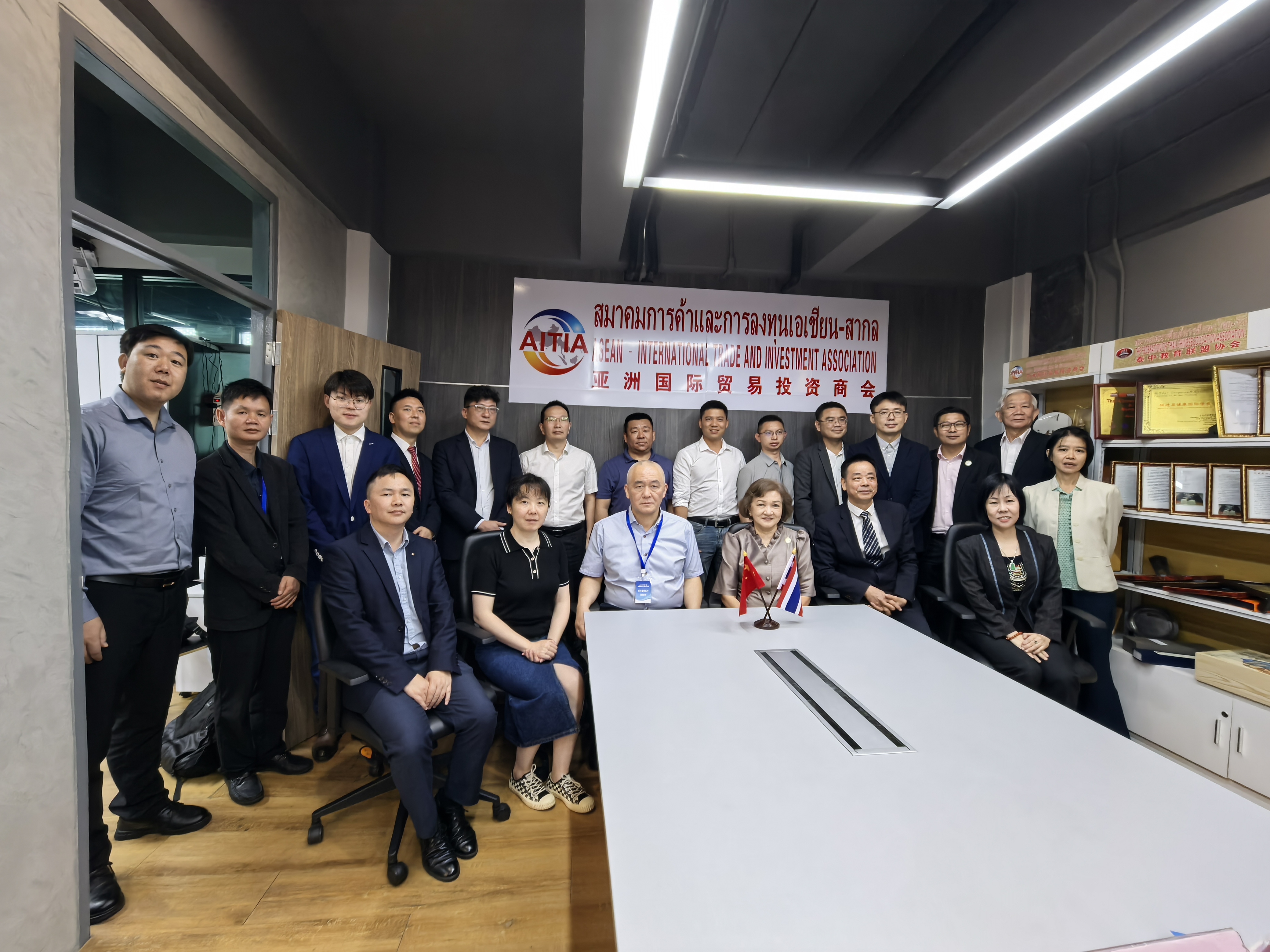 贵阳险峰随贵州省商务厅赴泰国加入 泰国国际工业机械展览会并出席系列聚会_抖圈
