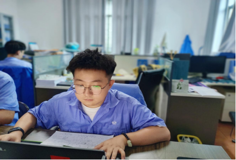贵阳险峰：聚焦“细腻化”高效治理 夯实“进销存”数据基础 —记贵阳险峰机床有限责任公司上市前期准备事情之“数据录入”_抖圈
